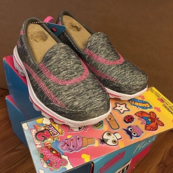 BRAND NEW toddler girls skechers go walk slip on shoes size 11 / 12 / 13 / 1Y - Picture 4 of 6